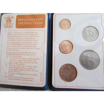 1968-1971 QUEEN ELIZABETH II BRITAINS FIRST DECIMAL COINS -( 2)