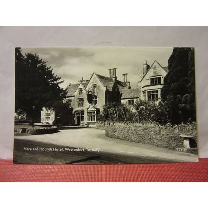 HARE and HOUNDS, WESTONBIRT, TETBURY, GLOSTERSHIRE. unused vintage postcard RP =