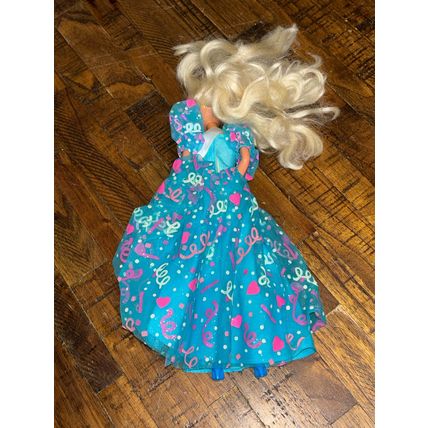 Mattel 1993 BIRTHDAY BARBIE She's The Prettiest Present of All! #11333