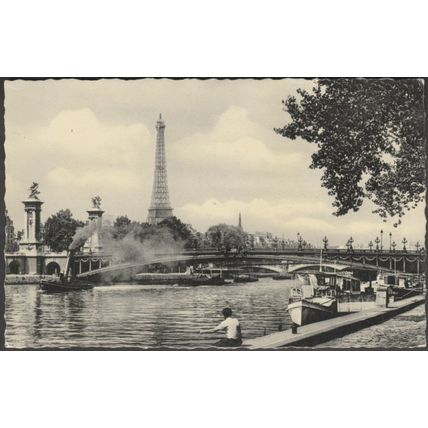 Vue sur la Seine, le Pont Alexandre III & la Tour Eiffel, Paris, 1950 - CAP CPSM