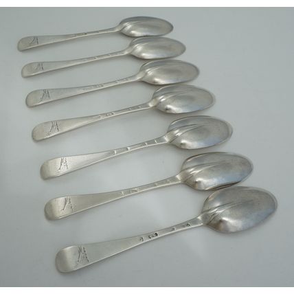 Seven 7" Queen Anne Silver Dessert Spoons, London 1708, Isaac Davenport, 295g.