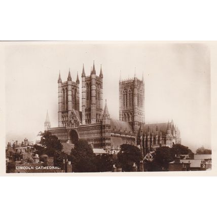 ED 390 LINCOLN CATHEDRAL. RP POSTCARD