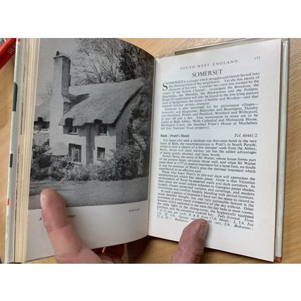 1951 "LET'S HALT AWHILE IN BRITAIN" HOTELS & INNS UK ILLUSTRATED HB BOOK (P3)
