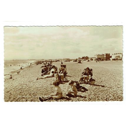 Hampshire postcard The Beach looking West Hayling Island