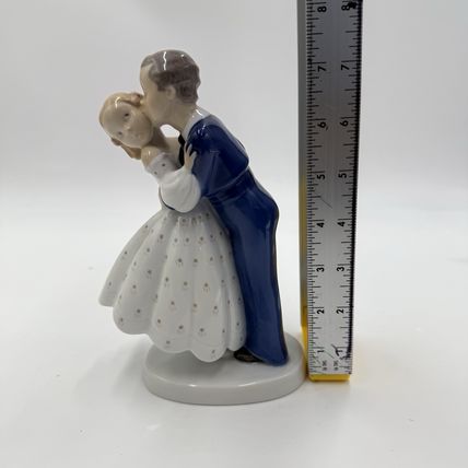 Bing & Grondahl Porcelain Denmark Figurine Boy Kissing Girl #2162 Vintage