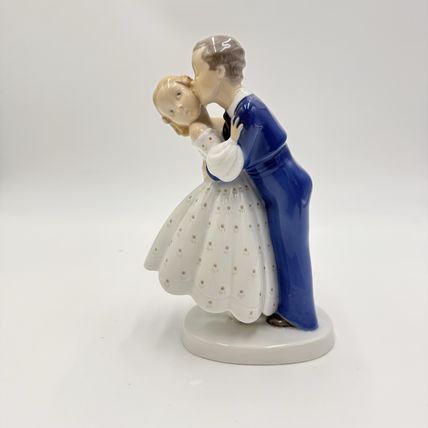 Bing & Grondahl Porcelain Denmark Figurine Boy Kissing Girl #2162 Vintage