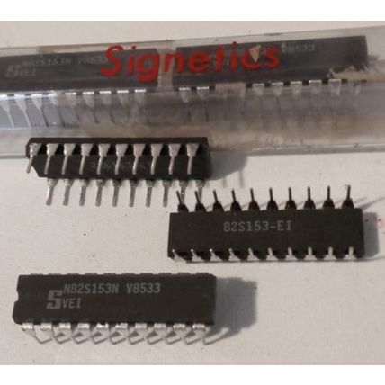 Lot of 7: Signetics N82S153N