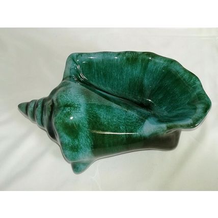 BLUE MOUNTAIN POTTERY CANADA, Large, Stunning, SEA SHELL, Beautiful, Very Rare.