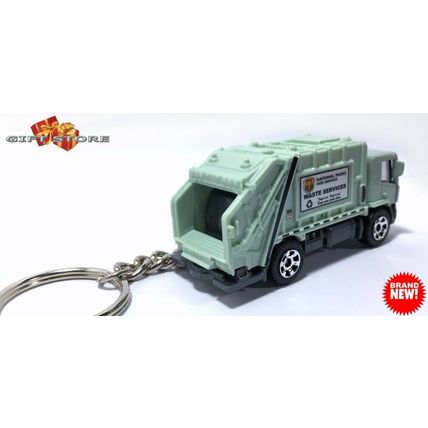 NICE GIFT KEY CHAIN GREEN TRASH GARBAGE REFUSE WASTE DUMP RECYCLE TRUCKS