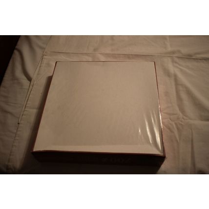 GRACEFUL GARDEN 700 PIECE SHAPED PUZZLE MOSTLY SEALED BUTTERFLIES