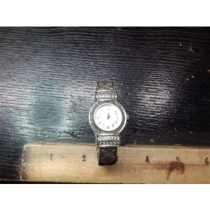 Elegant Ortz No. 8734 Silver Tone Watch