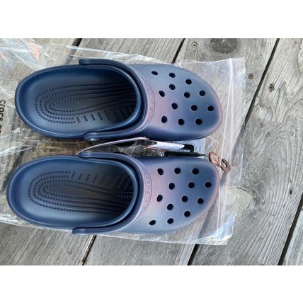 Crocs unisex classic clogs new womans 10 mens 8 roomy fit, 3 pairs