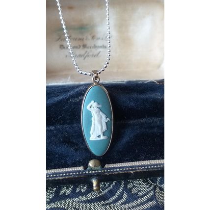Vintage 1936 925 Silver Wedgwood Pendant on 20 Inch Chain - Full Hallmarks