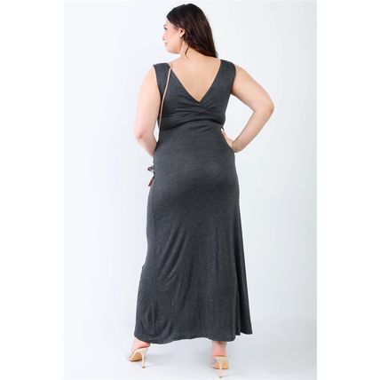 Women's Plus V Neck Sleeveless Maxi Dress