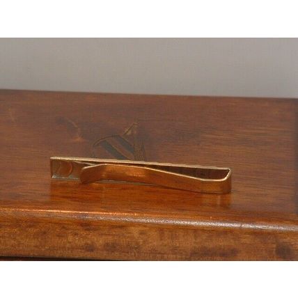 Pre-Owned Vintage Gold Tone 3 D Etched Tie Bar