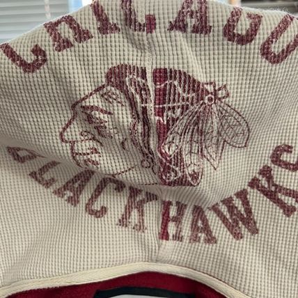 Chicago Blackhawks Old Time Hockey Embroidered Sewn Patch Hoodie Sweatshirt Med