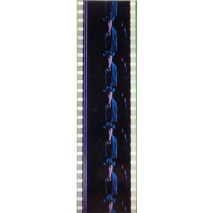 DAVID BOWIE. Pk MTP - a034h. 1 STRIP OF 5 - 35MM FILMCELLS (GUNSLINGERS REVENGE)