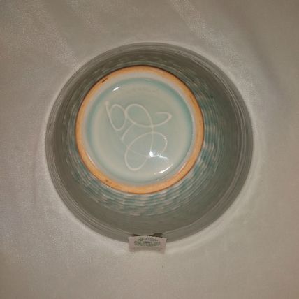 SIGNED HANDCRAFTED LIGHT GREEN CERAMIC TEXTURED ART POTTERY BOWL