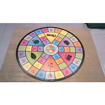 TRIVIAL PURSUIT PARTY: FAST & FUN TRIVIA ( Hasbro)