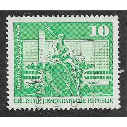 DDR 1973 10pf 'DEVELOPMENT IN THE DDR ( LARGE FORMAT)' FINE USED (EBID66-396)
