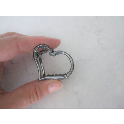 Medium/small dark silver or rose gold heart shaped metal hair claw clip