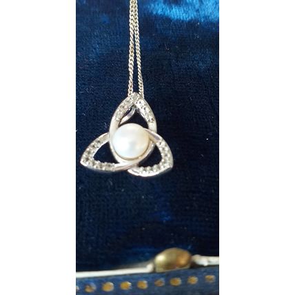 Vintage 1970-s Sterling Silver Beautiful Celtic Cultured Pearl Necklace on Chain