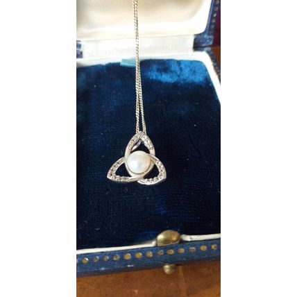 Vintage 1970-s Sterling Silver Beautiful Celtic Cultured Pearl Necklace on Chain