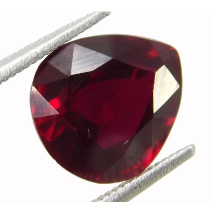 Natural Luxurious Red Rhodolite Garnet 6.80 Ct Pear Cut Gemstone