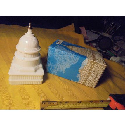 1970's AVON The CAPITOL BUILDING Mint in Box!! $15.00 obo!