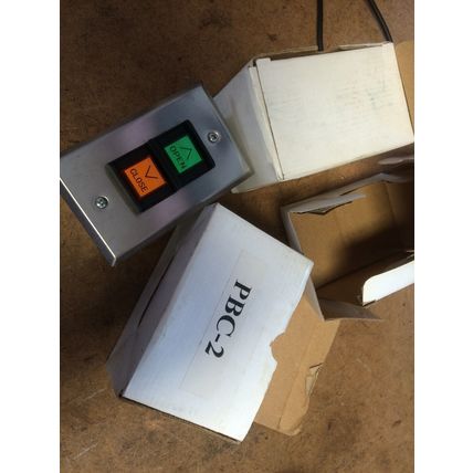 GARAGE DOOR PBC-2 Control Station,2 Button,OPEN CLOSE SWITCH PUSH BUTTON,BY