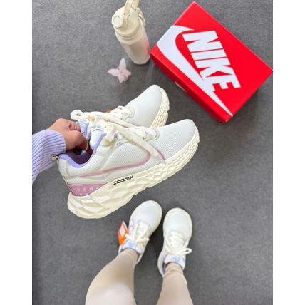 React Infinity Run FK 4 Women's White and Pink Sneakers