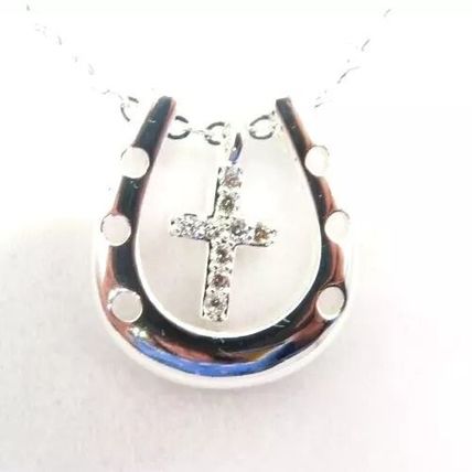 Cross in a Horse Shoe Pendant on a Silver Plated Necklace 44 CM Ladies Jewellery
