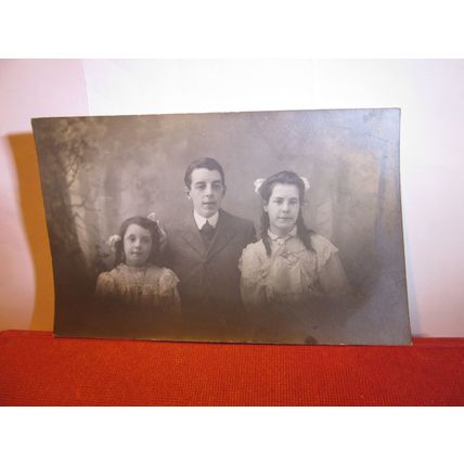 UNKNOWN FAMILY PICTURE 2 GIRLS & A BOY antique photograph postcard =
