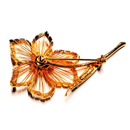 Brooks Gold Flower Brooch Harp Wire Detailed Floral Signed Vtg Valentine Pin