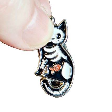 Skeleton Cat Enamel Pin Badge Cartoon Style Lapel 2.8 cm X 1.5 cm Comic BA105