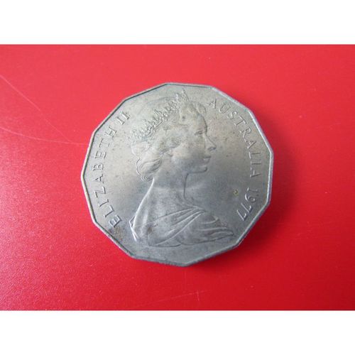 1977 QUEEN ELIZABETH II AUSTRALIA SILVER JUBILEE 50 CENTS FREE POST. AA