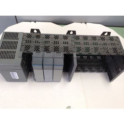 ALLEN BRADLEY SLC-500 PLC 1746-P2, 1746-A10, 1746-P2, 1746-IB16 ,10-SLOT,DG