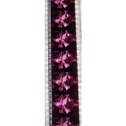 Beatles.. Pk MTP - A022v. 1 STRIP OF 5 - 35MM FILM CELLS