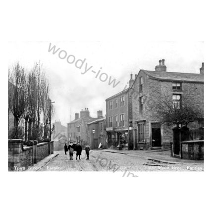 ptc2191 - Yorks. - Children stand around Town Street in Farsley - print 6x4