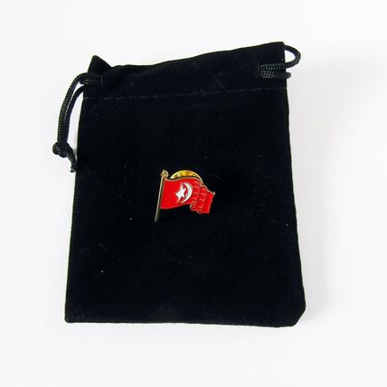 Pin Badge Red Flag Gift Bag Star Crescent Gift Bag 1.8 cm x 1.8 cm BA28