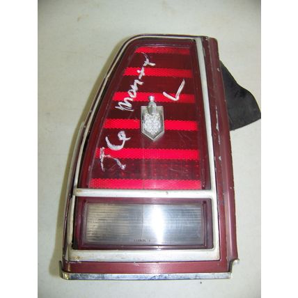 1976 CHEVROLET MONTE CARLO LH TAILLIGHT OEM