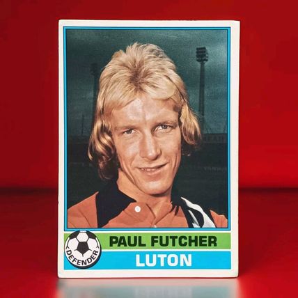 TOPPS FOOTBALL RED BACK 1977 #159 Luton Town Paul Futcher