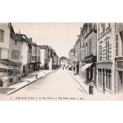 10 - Bar sur Aube - La rue Thiers