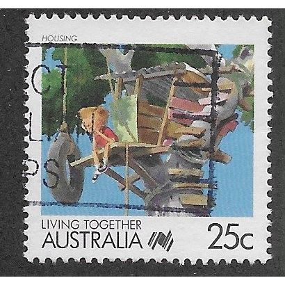 AUS 1988 25c 'LIVING TOGETHER - HOUSING' FINE USED (EBID67-160)