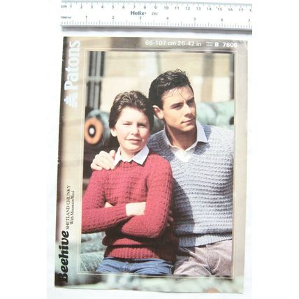 1984 Patons 7608 man & boy crew & V-neck sweaters, Shetland chunky