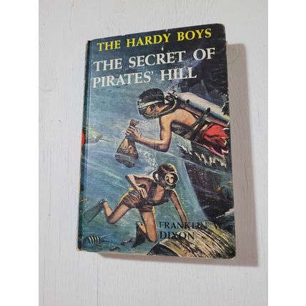 The secret of pirates hill Hardy boys Franklin Dixon hardcover book 36 fiction