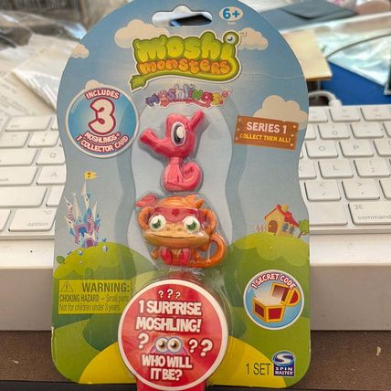 Spin Master 2011 Moshi Monsters Series 1 Stanley & Chop Chop + 1 Mystery Figure