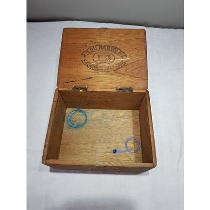 Vintage Du Barry Victoria Cigar Box