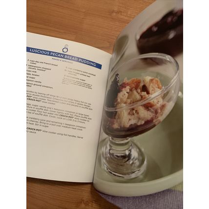 Crock Pot All American: 100+ Comfort Foods Enjoyed Recipes Book