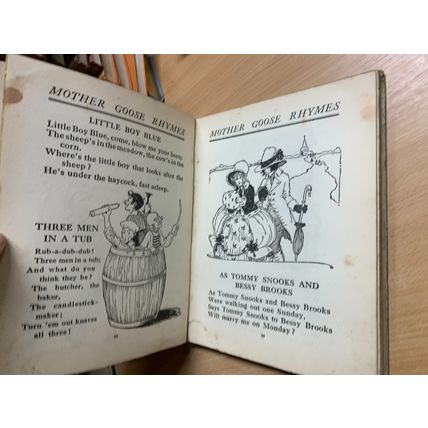 1932 "MOTHER GOOSE RHYMES" ILLUSTRATED FICTION LARGE HARDBACK BOOK (P4)